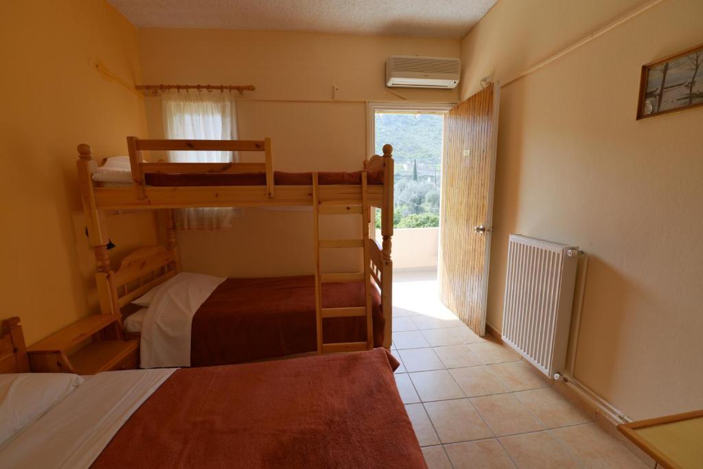 Hotel Galaxias Agioi Pandes Habitación foto